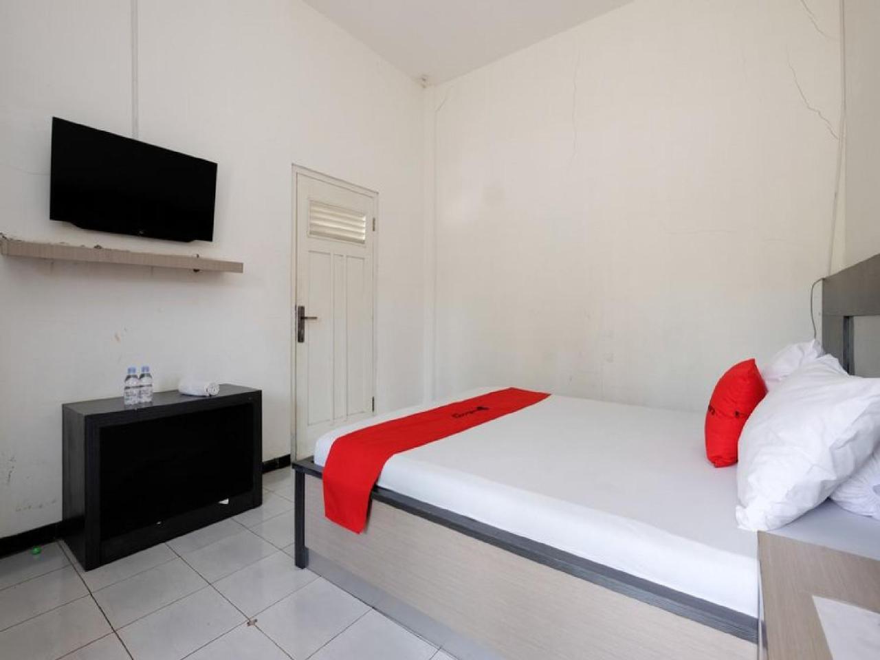 RedDoorz near Moro Mall Purwokerto Exterior foto