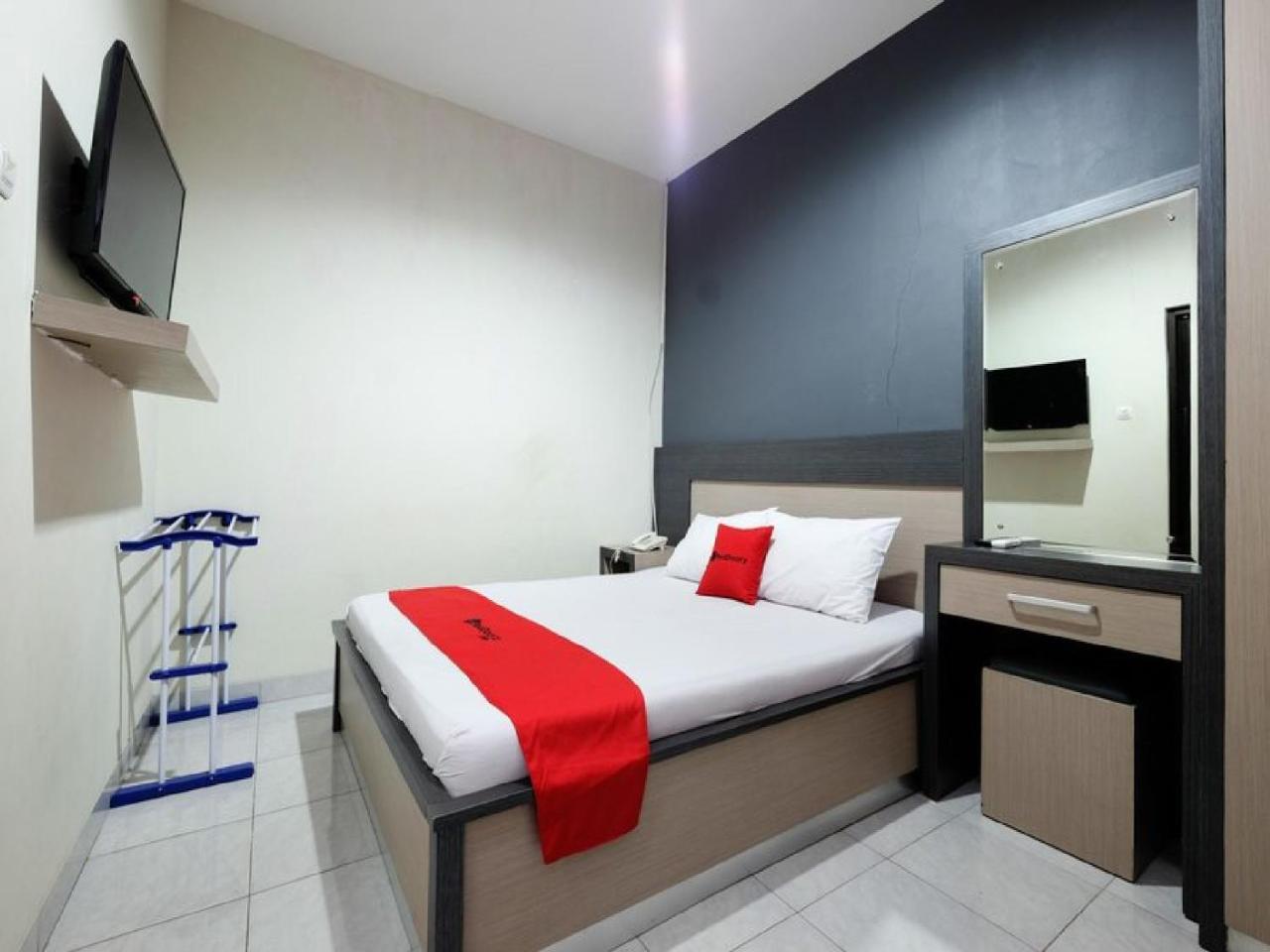 RedDoorz near Moro Mall Purwokerto Exterior foto