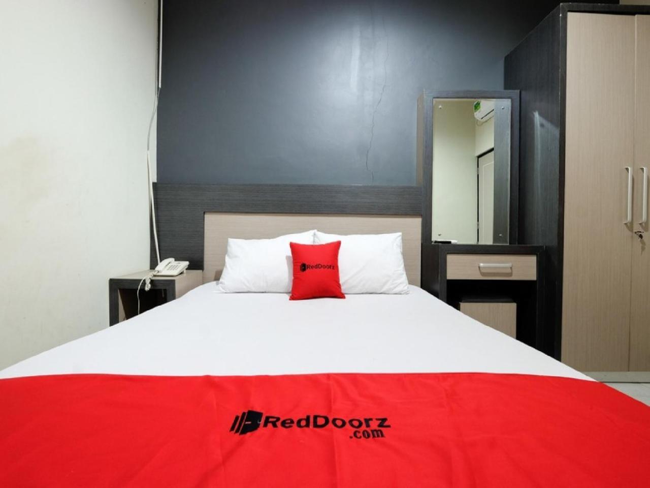 RedDoorz near Moro Mall Purwokerto Exterior foto