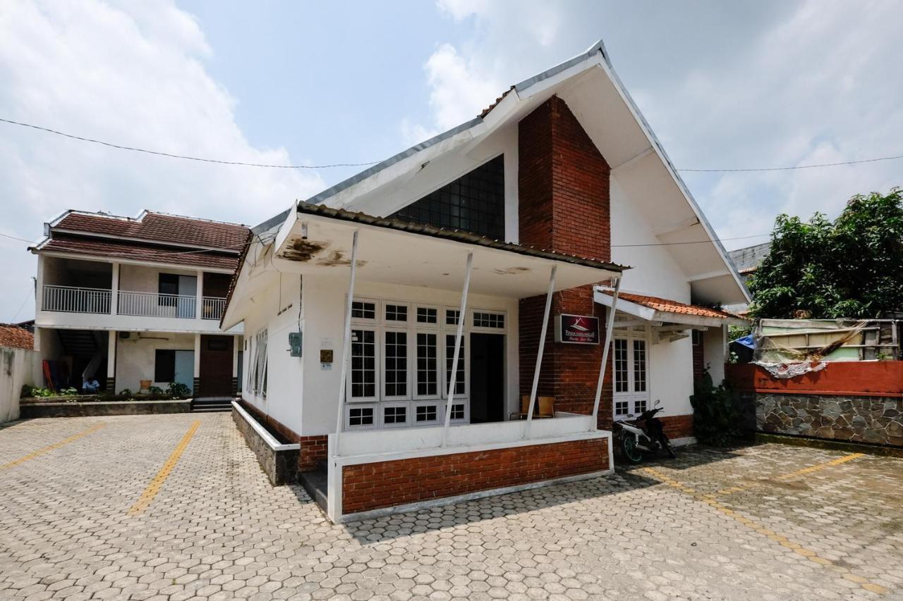 RedDoorz near Moro Mall Purwokerto Exterior foto